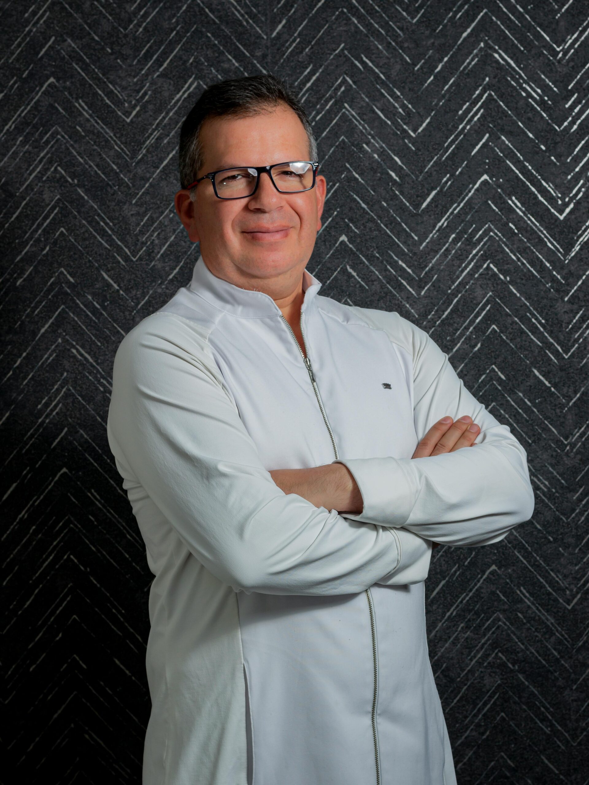 Restaurateur en salle de service, accompagnement digital Bloomly Agency pour secteur hospitalité et lifestyle en Belgique